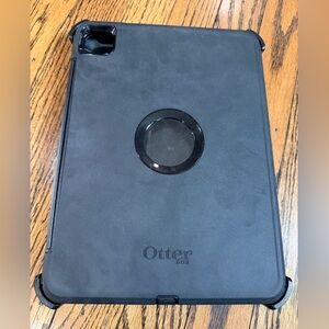 NWOT: OtterBox Defender Black Protective Tablet Cover for iPad Pro 11 inch